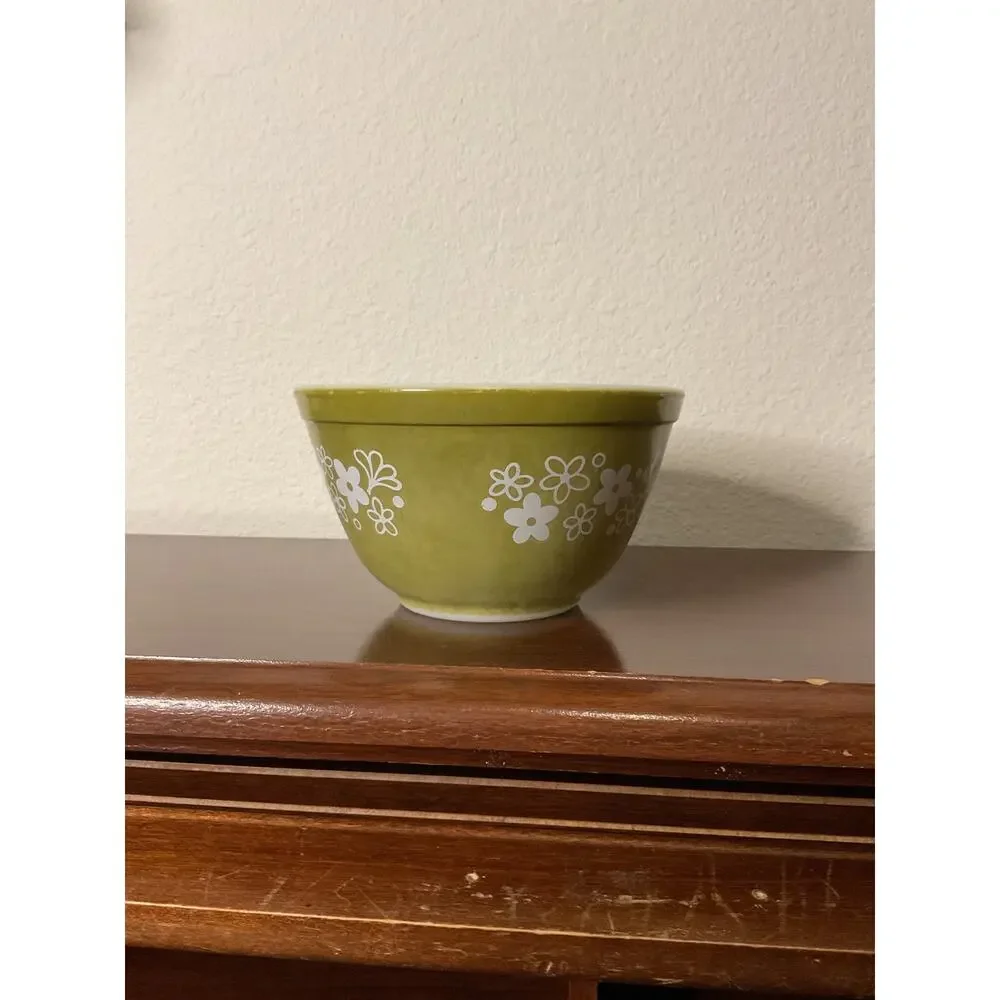 Vintage Pyrex spring blossom crazy daisy green 401 1.5 pt mixing bowl DWD